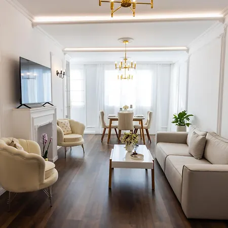 Апартаменты Luxury Rooftop In Astir *