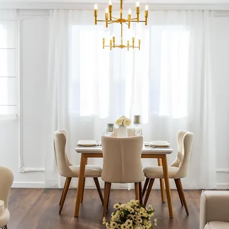 Luxury Rooftop In Astir * 티라나