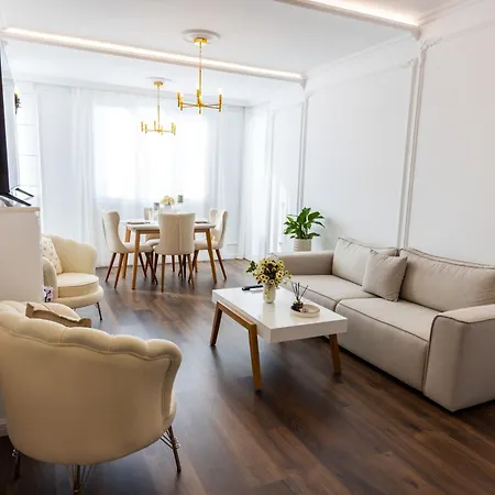 Apartament Luxury Rooftop In Astir Tirana