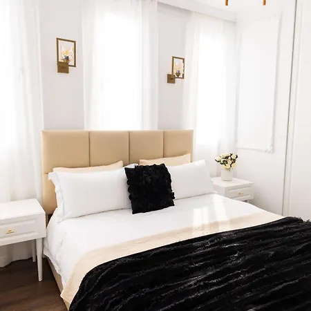 Lägenhet Luxury Rooftop In Astir Tirana