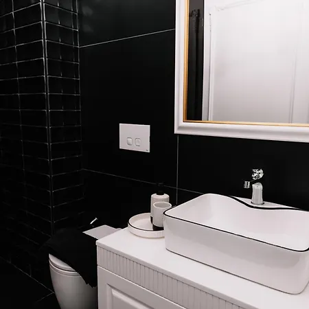 Luxury Rooftop In Astir * 티라나