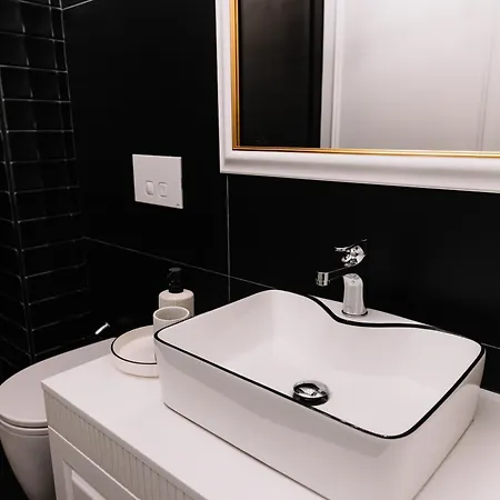 Luxury Rooftop In Astir 아파트 티라나