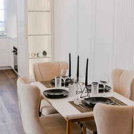 아파트 Luxury Rooftop In Astir 티라나