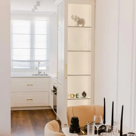 Luxury Rooftop In Astir 아파트 티라나